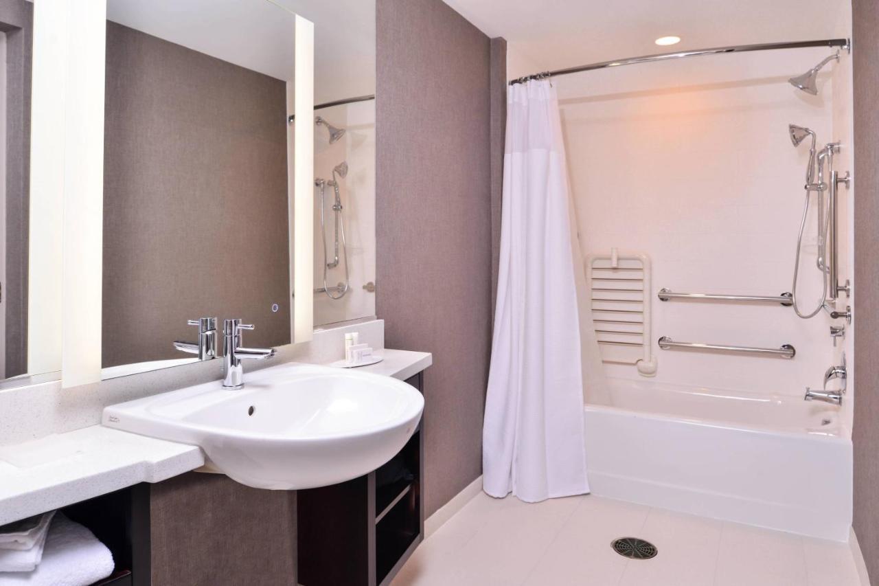 Springhill Suites By Marriott Greensboro Airport מראה חיצוני תמונה